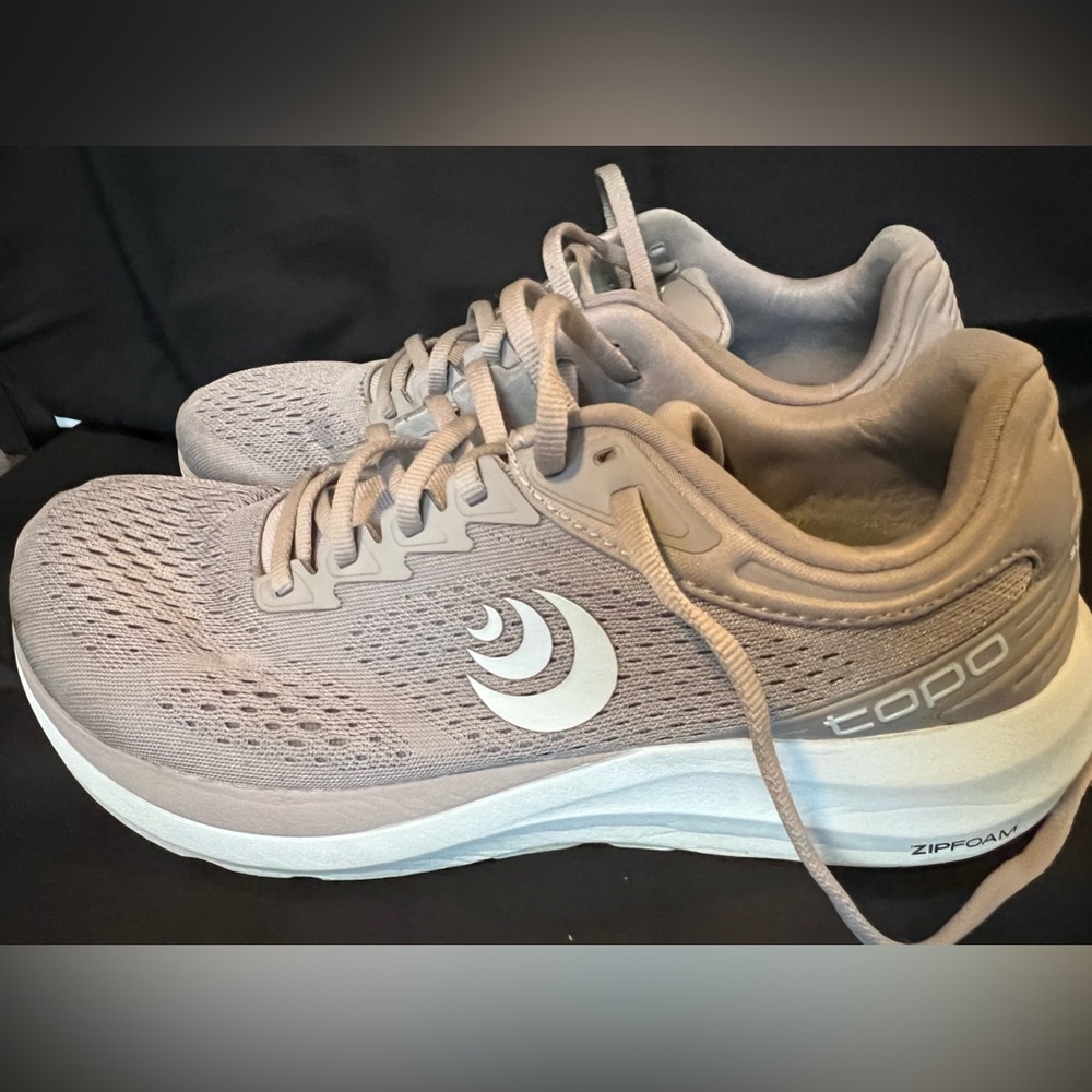 Topo Athletic Women’s Phantom 3 Road Shoe